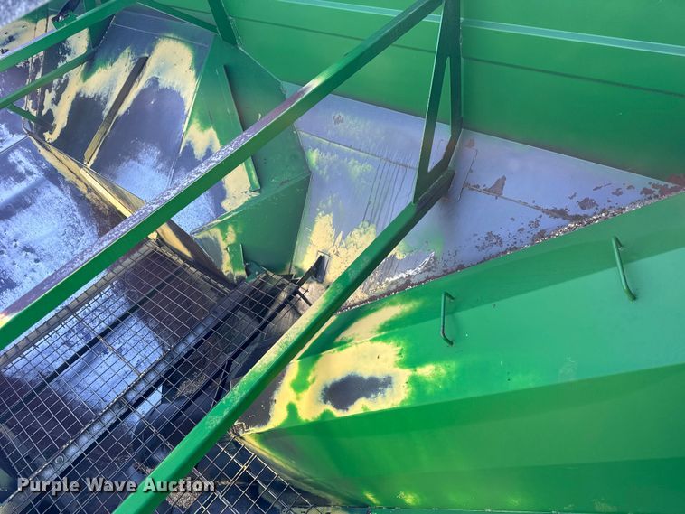 image for item YA1411 2011 Unverferth 1115 grain cart