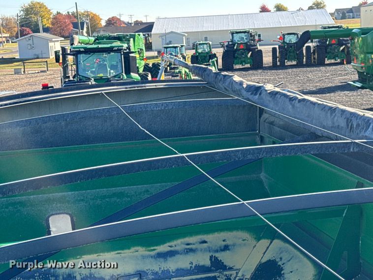 image for item YA1411 2011 Unverferth 1115 grain cart