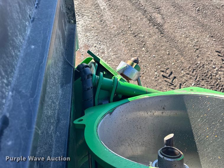 image for item YA1411 2011 Unverferth 1115 grain cart