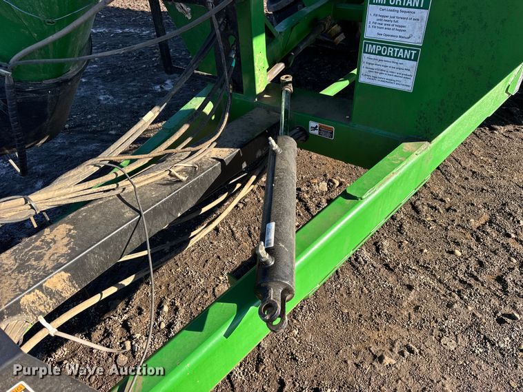 image for item YA1411 2011 Unverferth 1115 grain cart