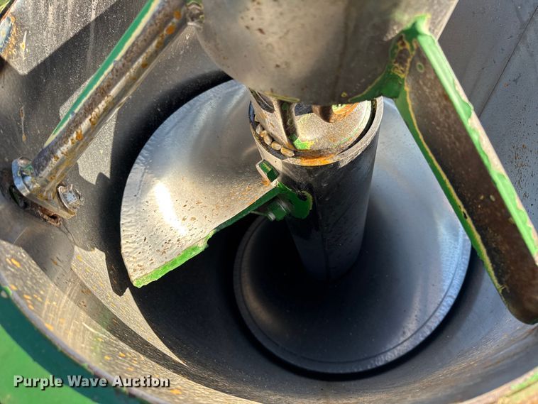 image for item YA1411 2011 Unverferth 1115 grain cart