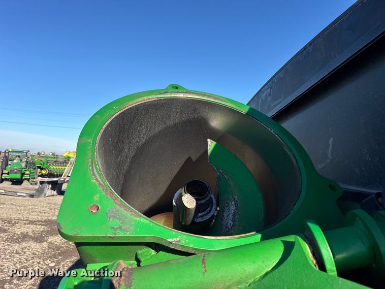 image for item YA1411 2011 Unverferth 1115 grain cart