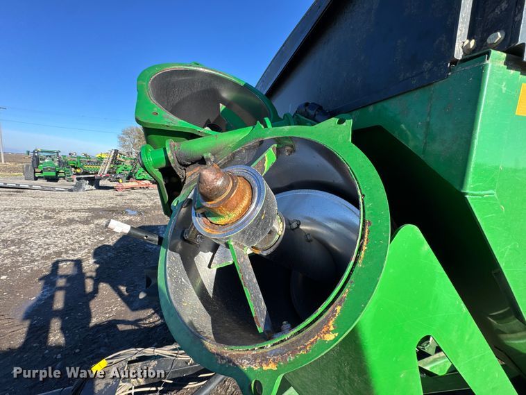 image for item YA1411 2011 Unverferth 1115 grain cart