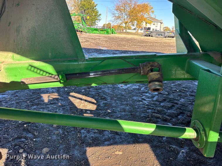 image for item YA1411 2011 Unverferth 1115 grain cart