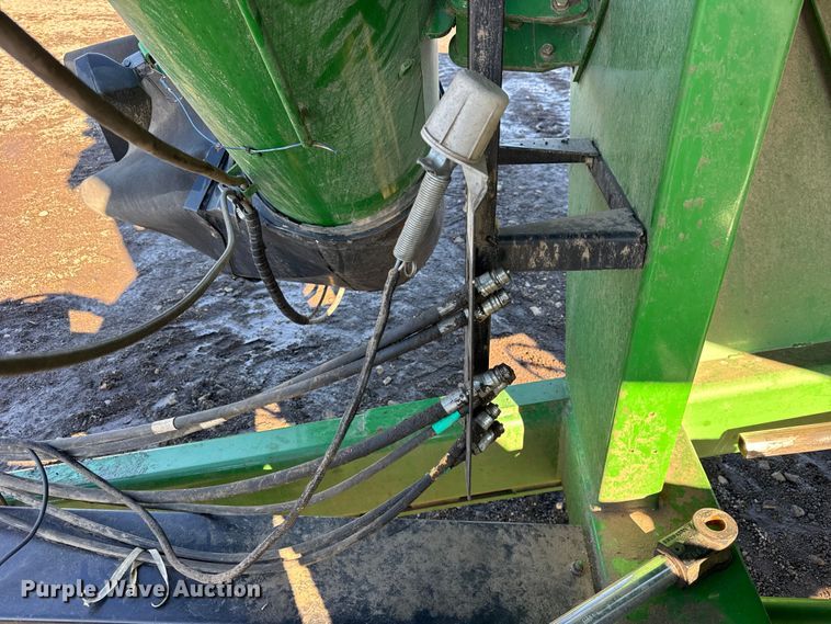 image for item YA1411 2011 Unverferth 1115 grain cart