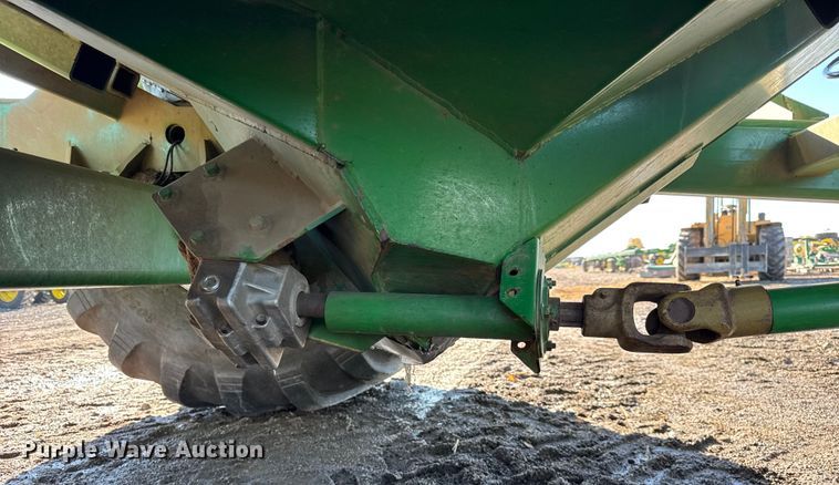 image for item YA1411 2011 Unverferth 1115 grain cart