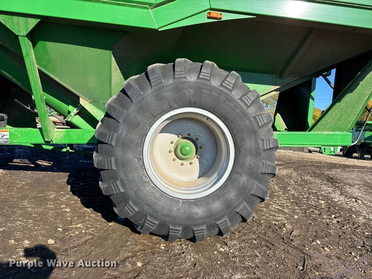 image for item YA1411 2011 Unverferth 1115 grain cart