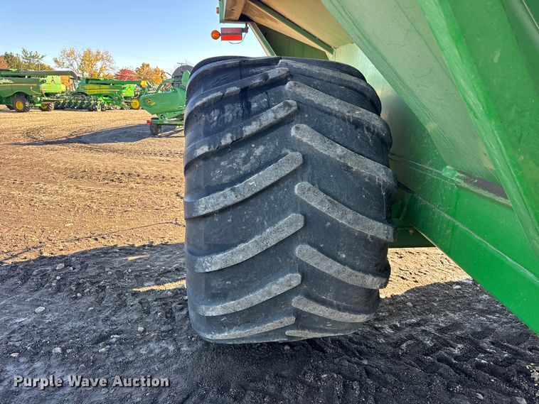 image for item YA1411 2011 Unverferth 1115 grain cart