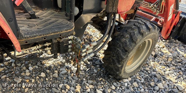 image for item YA1419 2014 Case IH Farmall 30C MFWD tractor