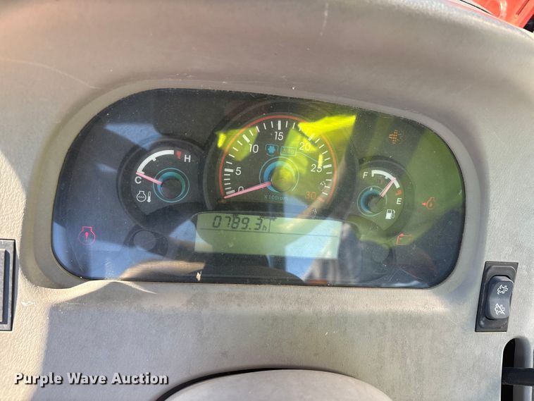 image for item YA1419 2014 Case IH Farmall 30C MFWD tractor