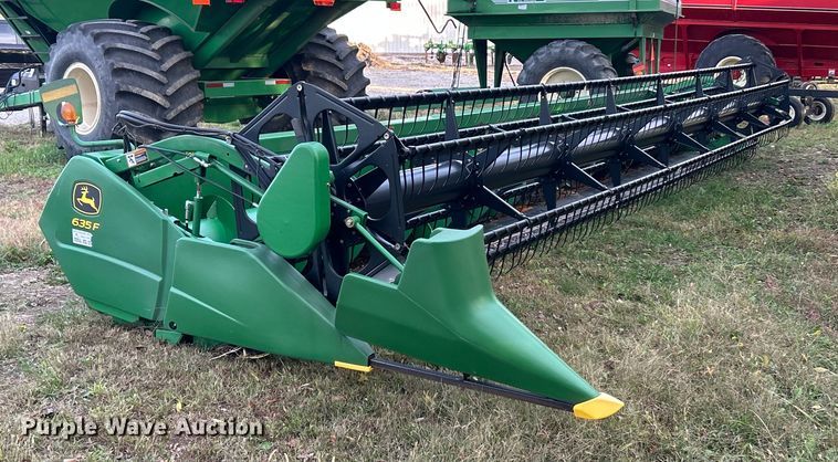 image for item YA1432 2005 John Deere 635F HydraFlex flex head