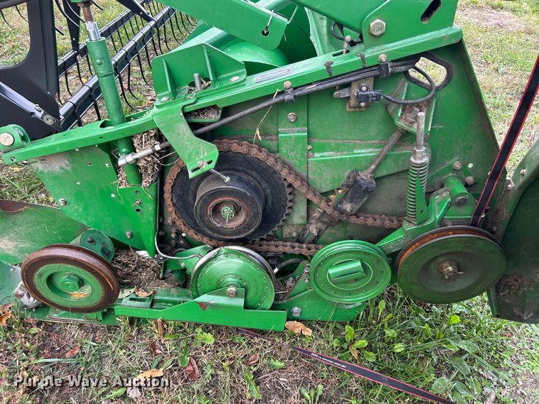 image for item YA1432 2005 John Deere 635F HydraFlex flex head