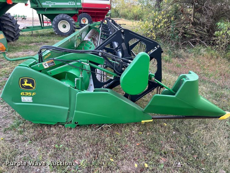 image for item YA1432 2005 John Deere 635F HydraFlex flex head