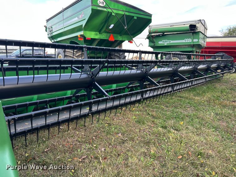 image for item YA1432 2005 John Deere 635F HydraFlex flex head