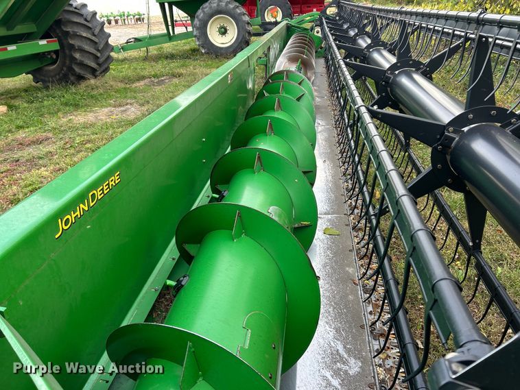 image for item YA1432 2005 John Deere 635F HydraFlex flex head