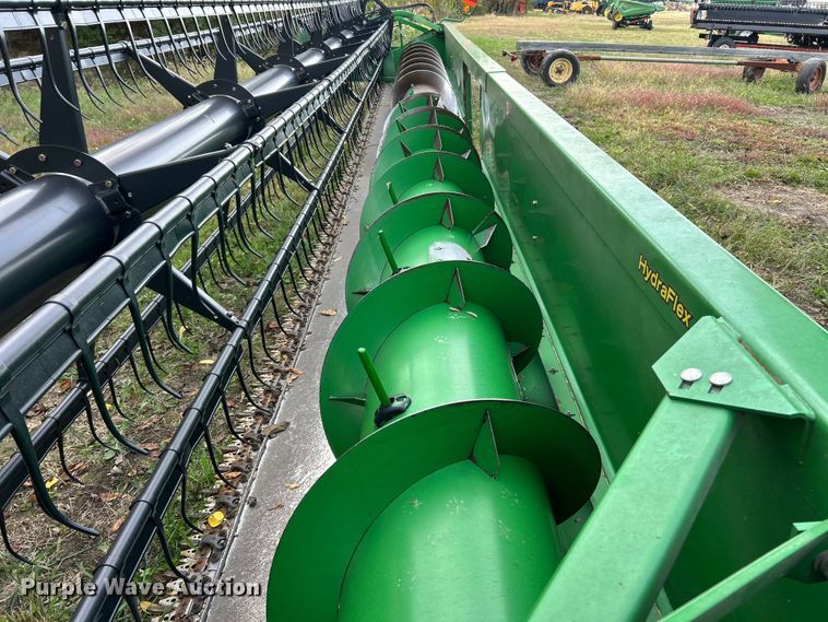 image for item YA1432 2005 John Deere 635F HydraFlex flex head