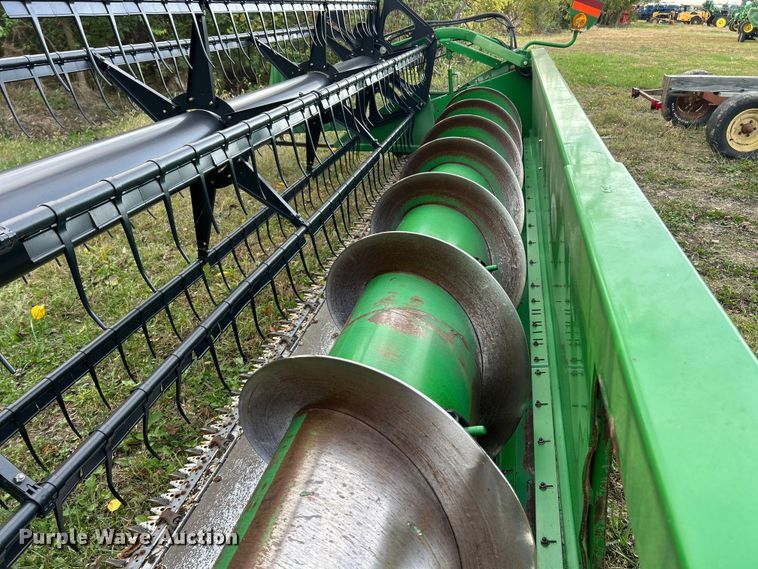 image for item YA1432 2005 John Deere 635F HydraFlex flex head