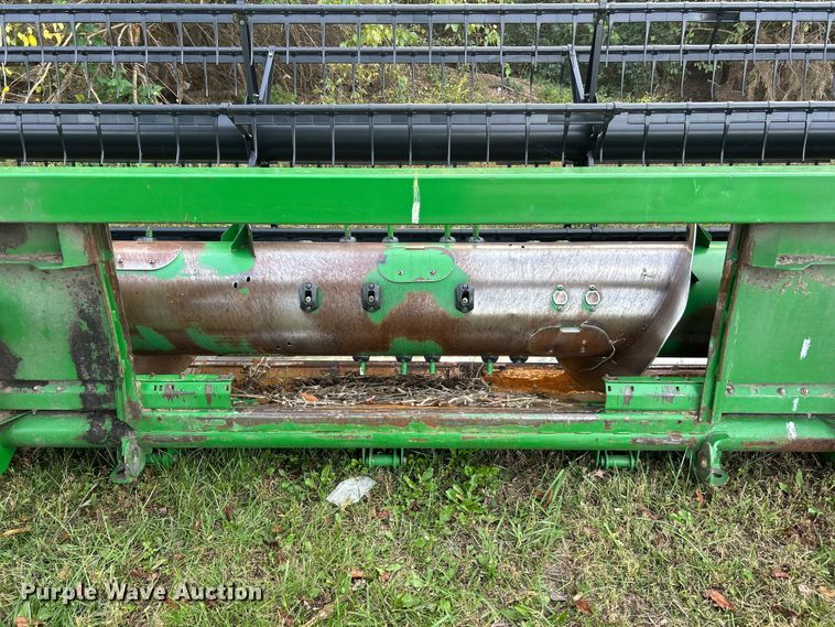 image for item YA1432 2005 John Deere 635F HydraFlex flex head