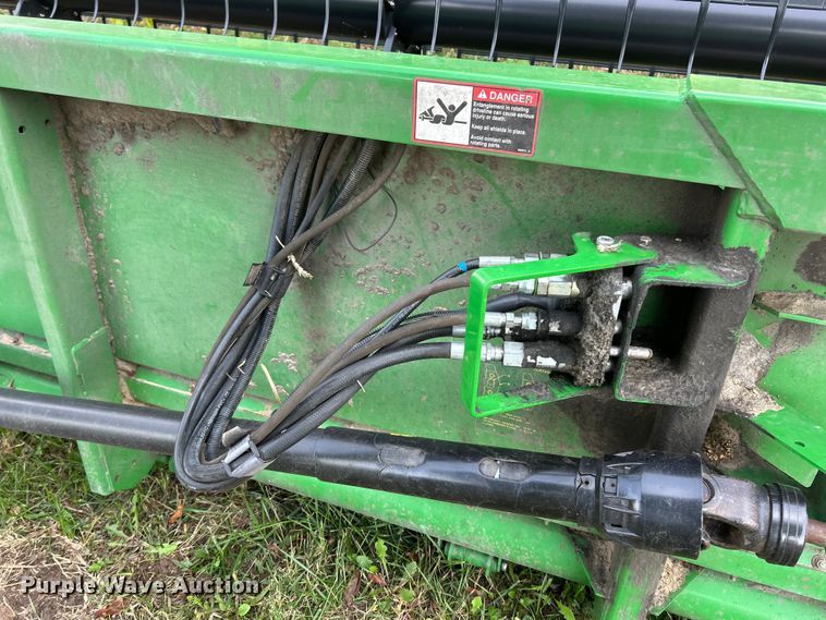 image for item YA1432 2005 John Deere 635F HydraFlex flex head