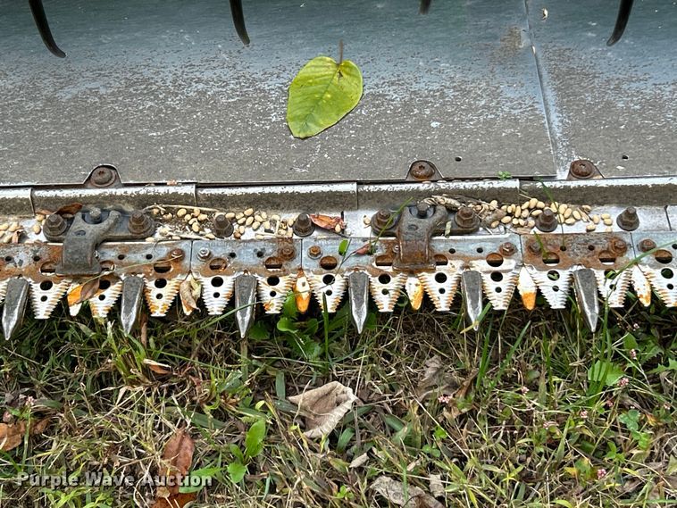 image for item YA1432 2005 John Deere 635F HydraFlex flex head