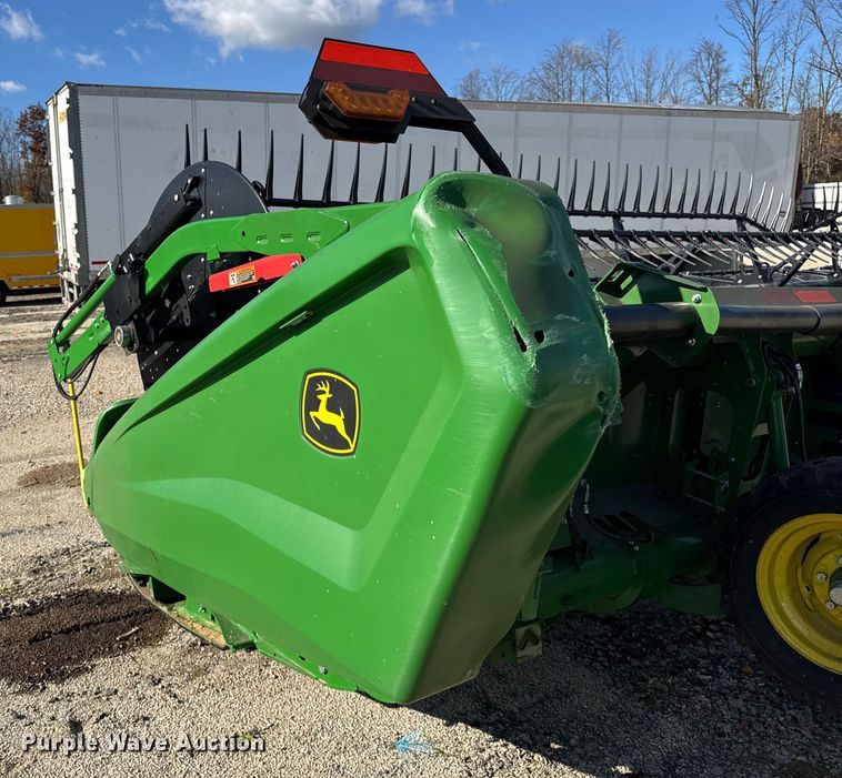 image for item YA1445 2025 John Deere HDF40 flex draper head