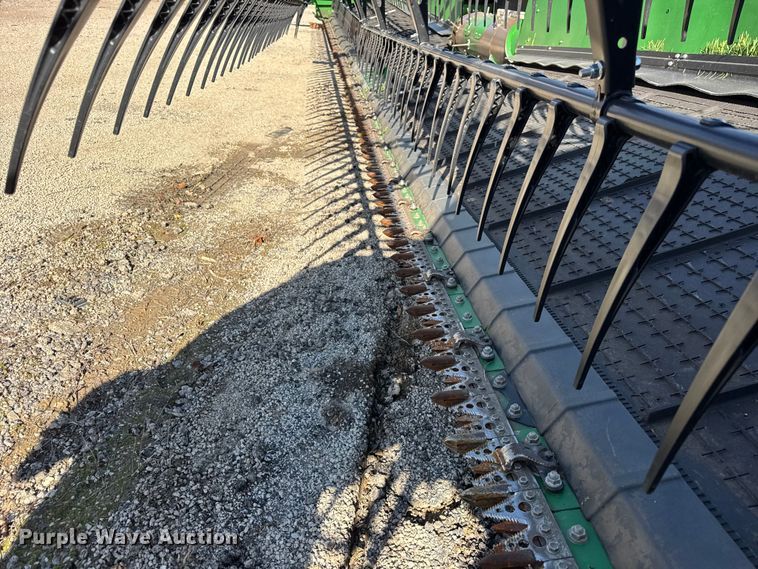 image for item YA1445 2025 John Deere HDF40 flex draper head