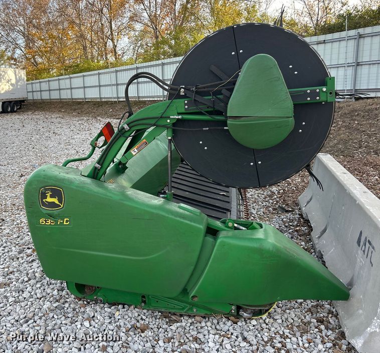 image for item YA1483 2012 John Deere 635FD HydraFlex flex draper head