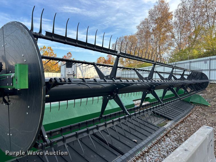 image for item YA1483 2012 John Deere 635FD HydraFlex flex draper head