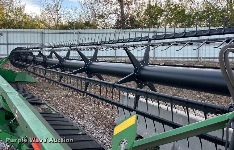 image for item YA1483 2012 John Deere 635FD HydraFlex flex draper head