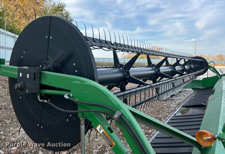 image for item YA1483 2012 John Deere 635FD HydraFlex flex draper head