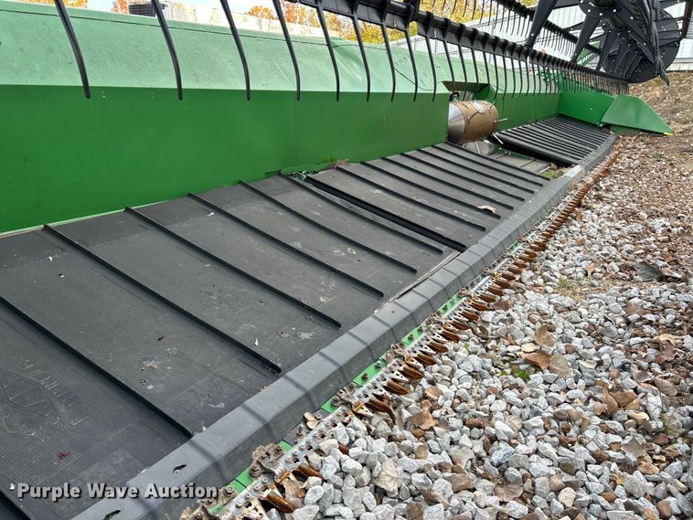 image for item YA1483 2012 John Deere 635FD HydraFlex flex draper head