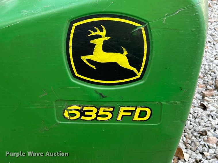 image for item YA1483 2012 John Deere 635FD HydraFlex flex draper head