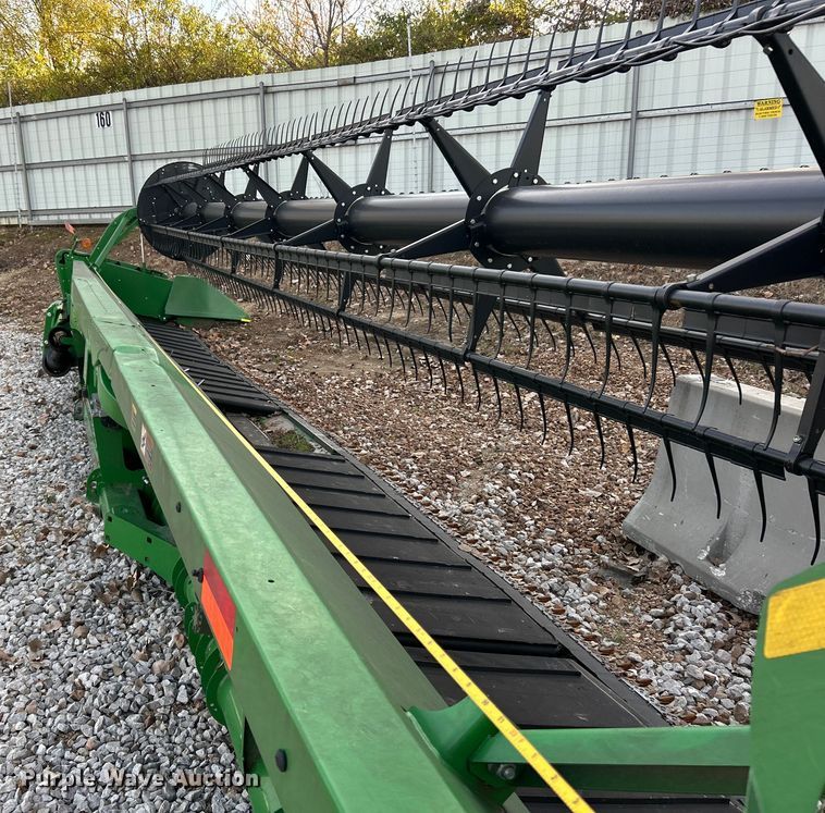 image for item YA1483 2012 John Deere 635FD HydraFlex flex draper head