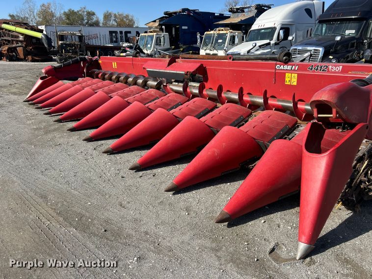 image for item YA1544 2017 Case IH 4412 corn head