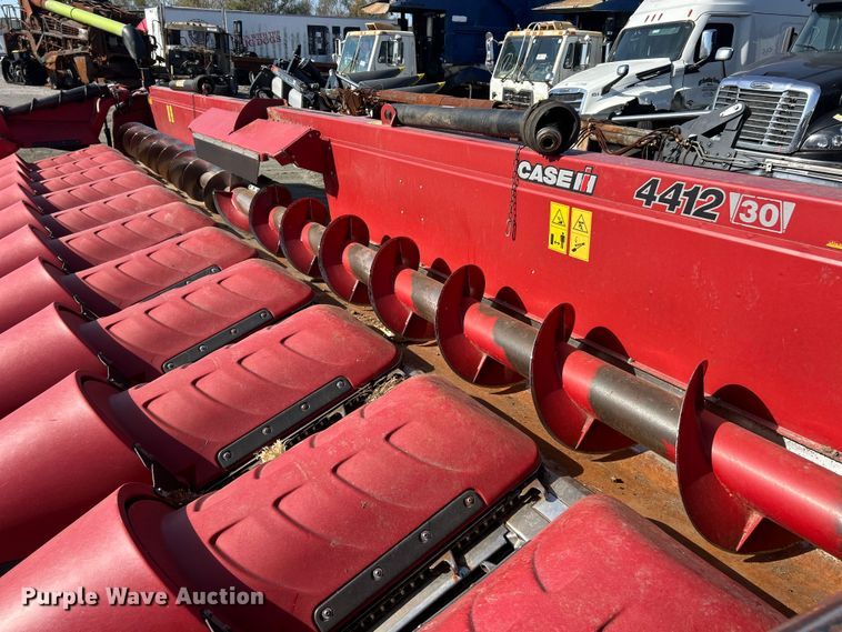 image for item YA1544 2017 Case IH 4412 corn head