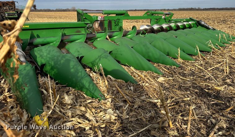 image for item YA1545 2021 John Deere C12F Folding corn head