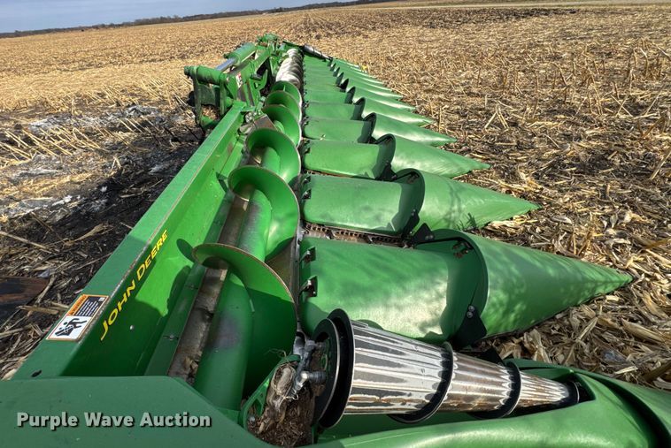 image for item YA1545 2021 John Deere C12F Folding corn head