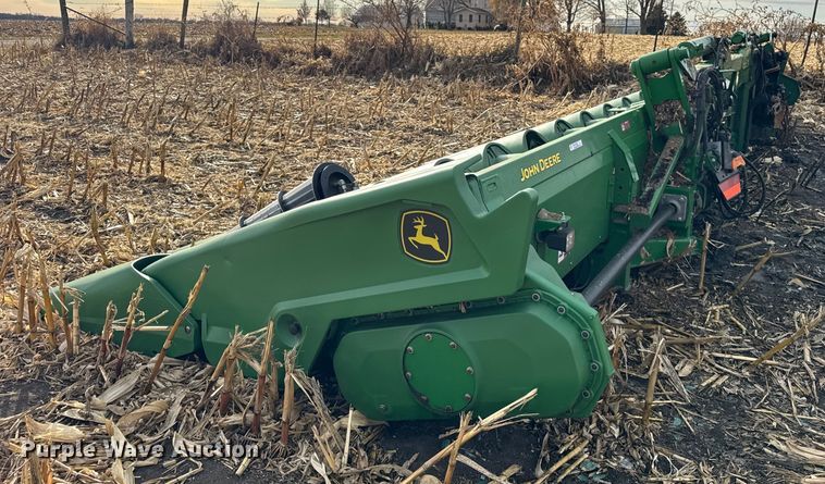 image for item YA1545 2021 John Deere C12F Folding corn head