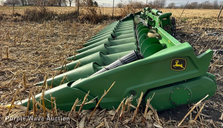 image for item YA1545 2021 John Deere C12F Folding corn head