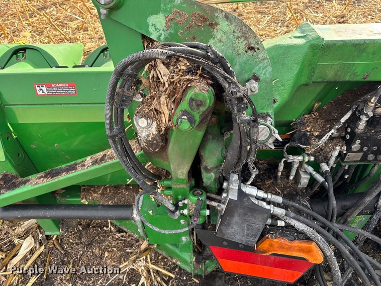 image for item YA1545 2021 John Deere C12F Folding corn head