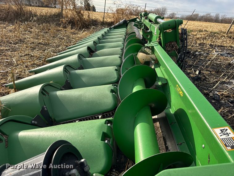 image for item YA1545 2021 John Deere C12F Folding corn head