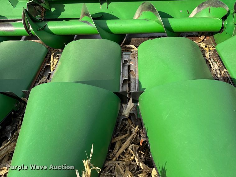 image for item YA1545 2021 John Deere C12F Folding corn head