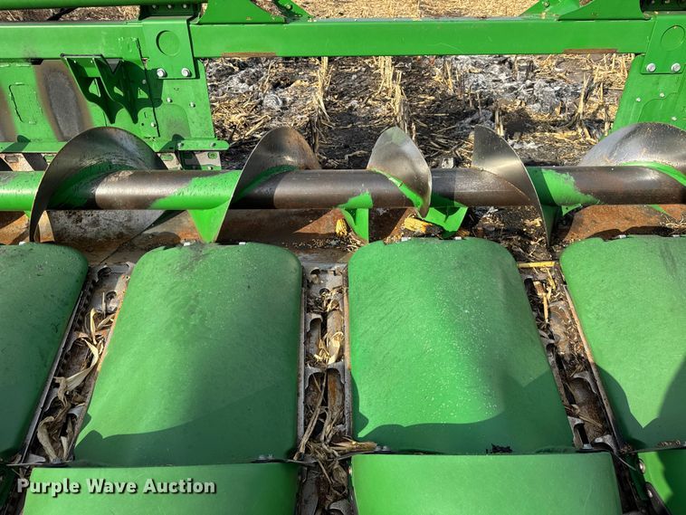 image for item YA1545 2021 John Deere C12F Folding corn head