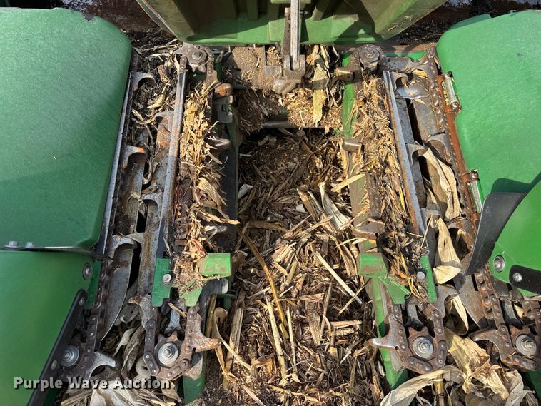 image for item YA1545 2021 John Deere C12F Folding corn head