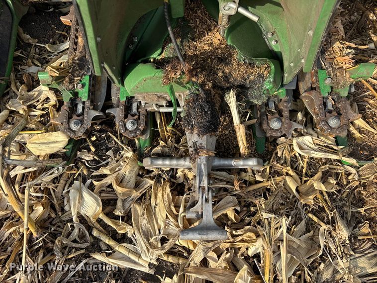 image for item YA1545 2021 John Deere C12F Folding corn head