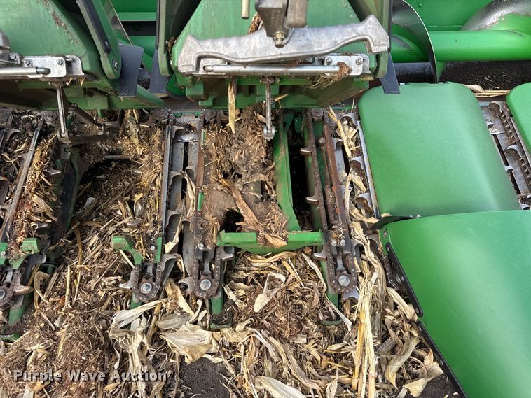 image for item YA1545 2021 John Deere C12F Folding corn head