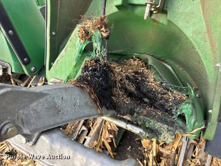 image for item YA1545 2021 John Deere C12F Folding corn head