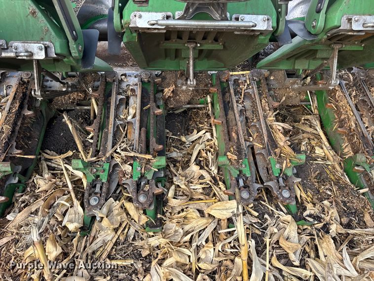 image for item YA1545 2021 John Deere C12F Folding corn head