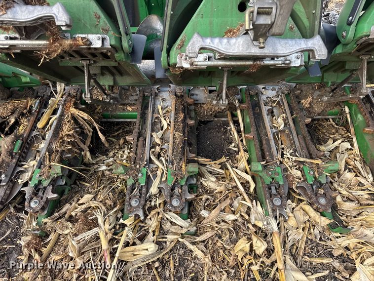 image for item YA1545 2021 John Deere C12F Folding corn head