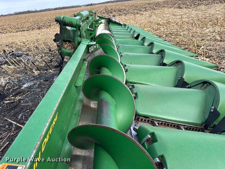 image for item YA1545 2021 John Deere C12F Folding corn head